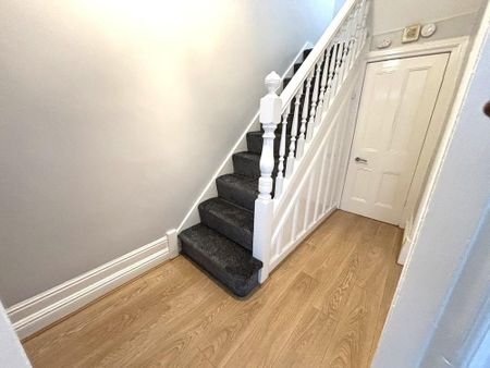 4 bedroom terraced house to rent - Photo 5