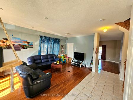 Detached Home For Lease | N8132004 - Photo 4