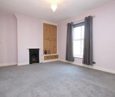 3 bedroom House To Let - Photo 2
