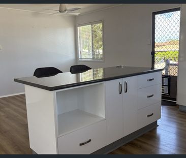 Large Home Ooralea - Photo 6