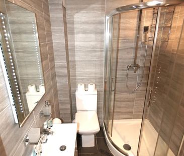 Flat 5, Woodside, Bournemouth BH1 - Photo 1