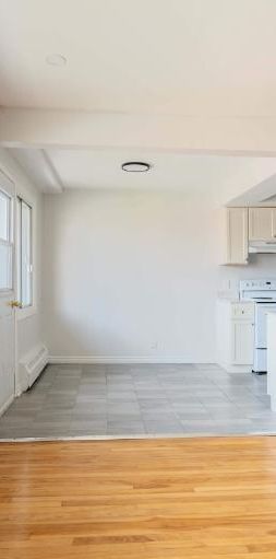 🟢UN MOIS GRATUIT*🟢 🏡 1 chambre lumineuse |1 350 $/mois - Photo 1