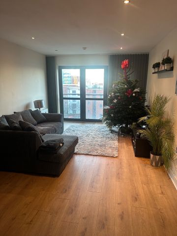 2 Bed Flat, The Reach, L3 - Photo 2