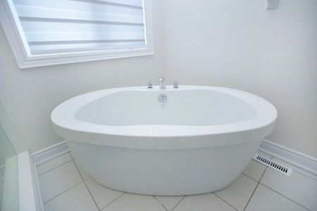 For Lease - 1359 Klondike Drive Unit# Main & 2nd Floor, Oshawa, Ontario - Photo 5