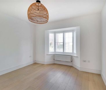 Semi-detached four bedroom home within a private development in Haw... - Photo 4