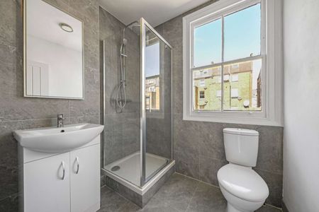 A brand newly refurbished one double bedroom apartment situated on the top floor of this period conversion. - Photo 3