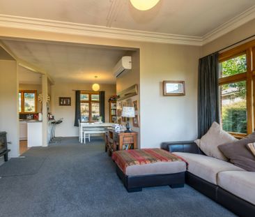 Captivating on Castlewood Road - Photo 2