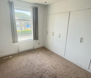3 bedroom end of terrace house to rent - Photo 5