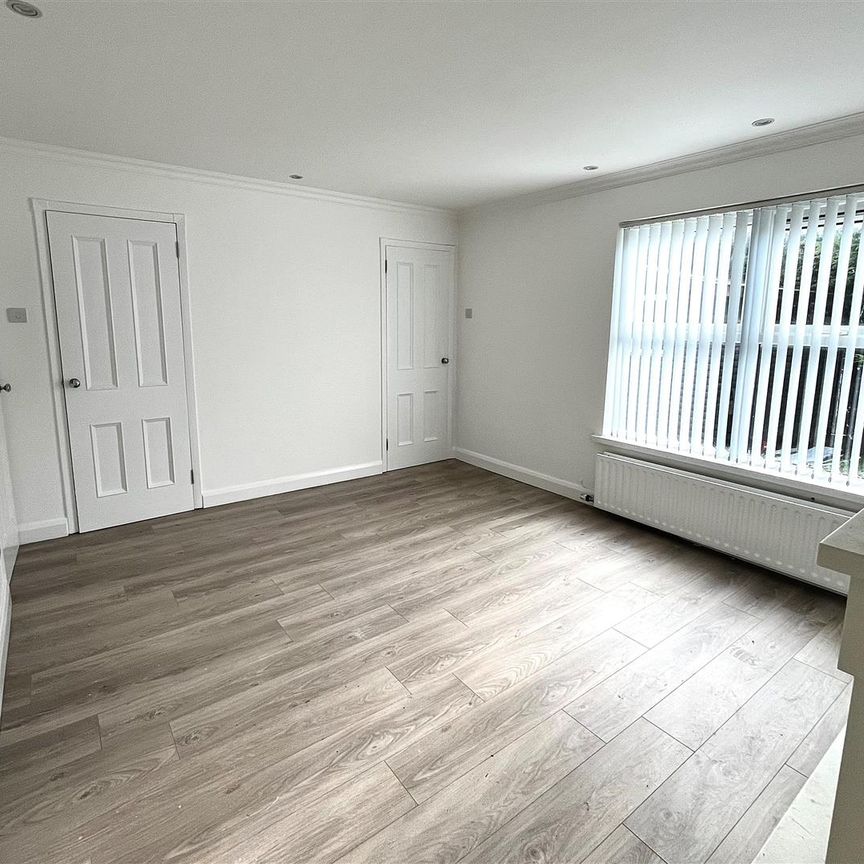 77 Rathkyle, - Photo 1