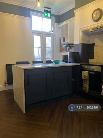 1 bedroom in a house share to rent - Photo 4