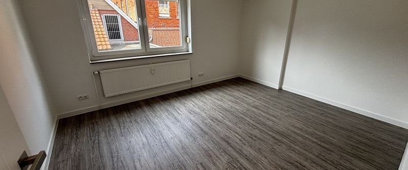 Schicke 2,5-Zimmer-Wohnung mit Loggia und Grünblick in der Altstadt von Nienburg - Photo 1