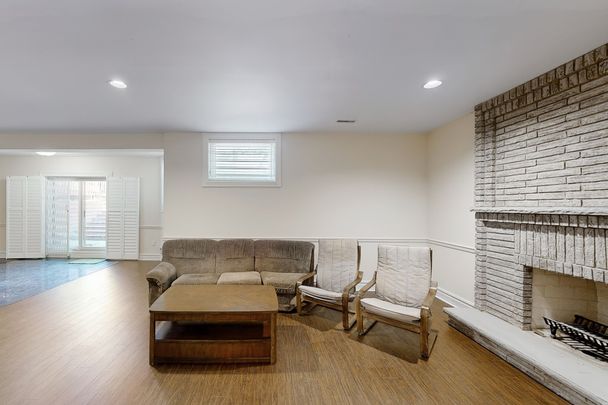 For Lease - 176 Elmwood Avenue Unit# Basement, Toronto, Ontario - Photo 1