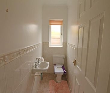 3 bedroom detached bungalow to rent - Photo 6