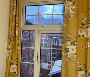 Room in a Shared House, Victoria Park, M14 - Photo 1