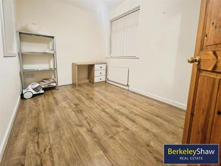 3 bedroom semi-detached house to rent - Photo 4