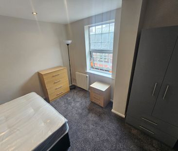 2 Bed - Flat 1, 12-14 Merrion Place, Leeds - LS1 6PQ - Student/Professional - Photo 3