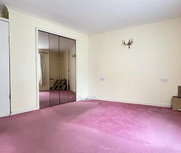 1 bedroom retirement property to rent - Photo 5