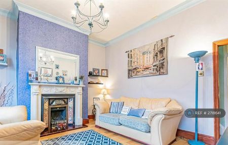 3 bedroom terraced house to rent - Photo 2