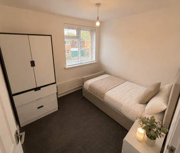 5 bedroom detached house to rent - Photo 4