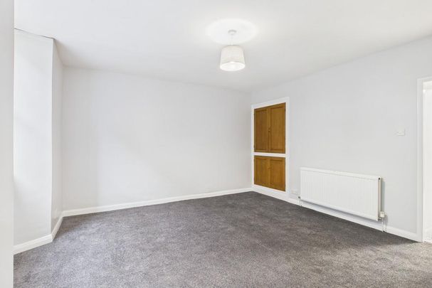 3 bedroom end of terrace house to rent - Photo 1