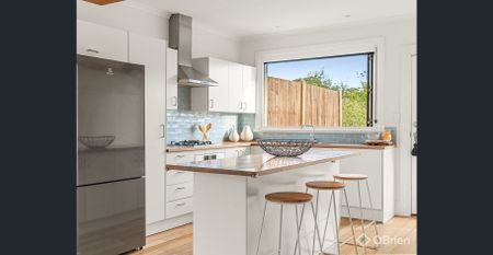 Family Living in the Frankston High School Zone - Photo 4