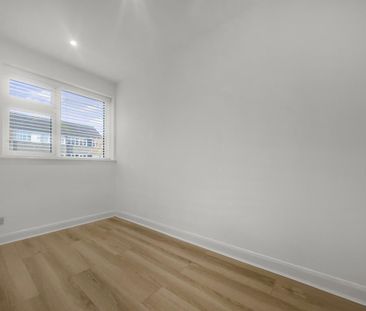 2 bedroom end of terrace house to rent - Photo 5