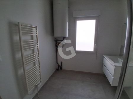 Location Appartement 4 pièces 82m² - Photo 5