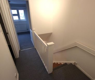 2 bedroom end of terrace house to rent - Photo 3