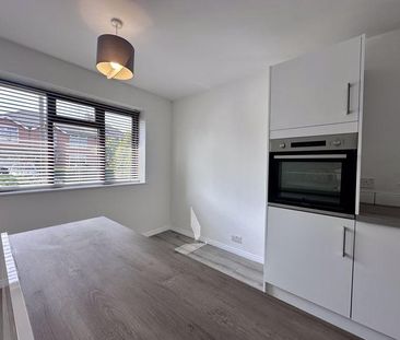 2 bedroom semi-detached bungalow to rent - Photo 2