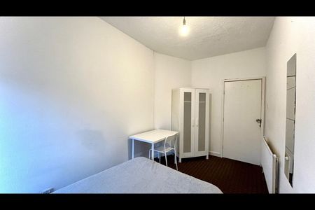 Room in a Shared Flat, Arundel Street, NG7 - Photo 4