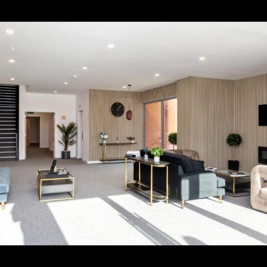 1 Bed Flat, Davigdor Road, BN3 - Photo 1