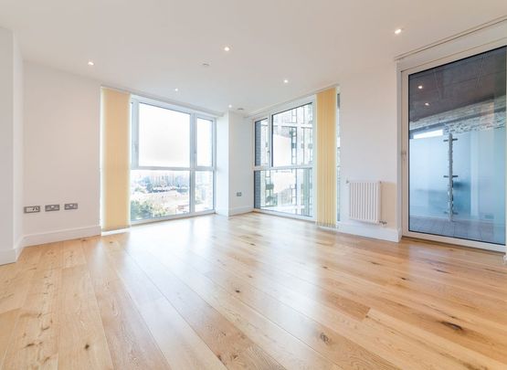 Sovereign Tower Canning Town, E16 - Photo 1