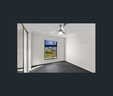 Modern Townhouse Living in the Heart of Ripley – Low Maintenance & ... - Photo 5