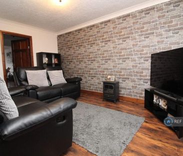 2 bedroom semi-detached house to rent - Photo 2