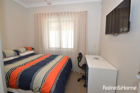Modern Rooming House - 1 Room Available Now - Photo 5