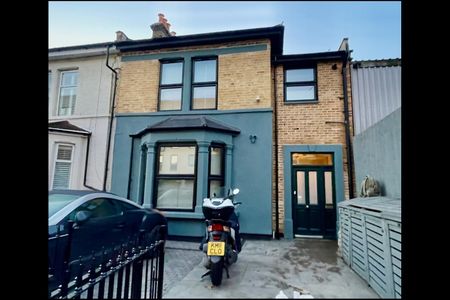 1 Bed Flat, High Road Leyton, E10 - Photo 5