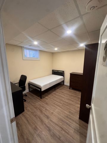 For Lease - 5 Barlow Road, Toronto, Ontario - Photo 3