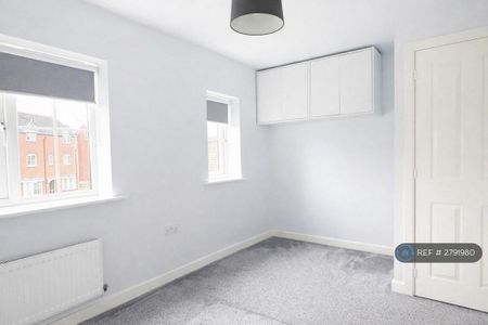 2 bedroom semi-detached house to rent - Photo 4