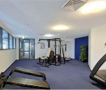 High level spacious 1 bedroom with good view - Photo 4