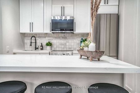 For Lease - 85 Bloor Street Unit# 401, Toronto, Ontario - Photo 3