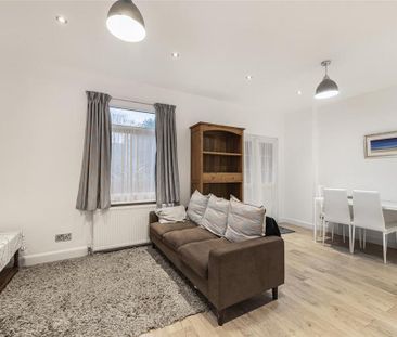 3 bedroom end of terrace house to rent - Photo 1