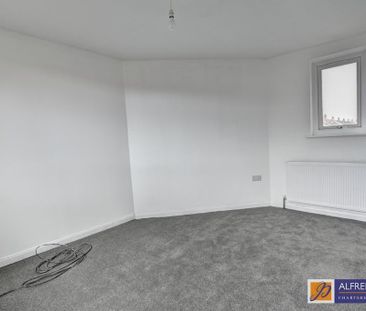 4 bedroom semi-detached house to rent - Photo 1