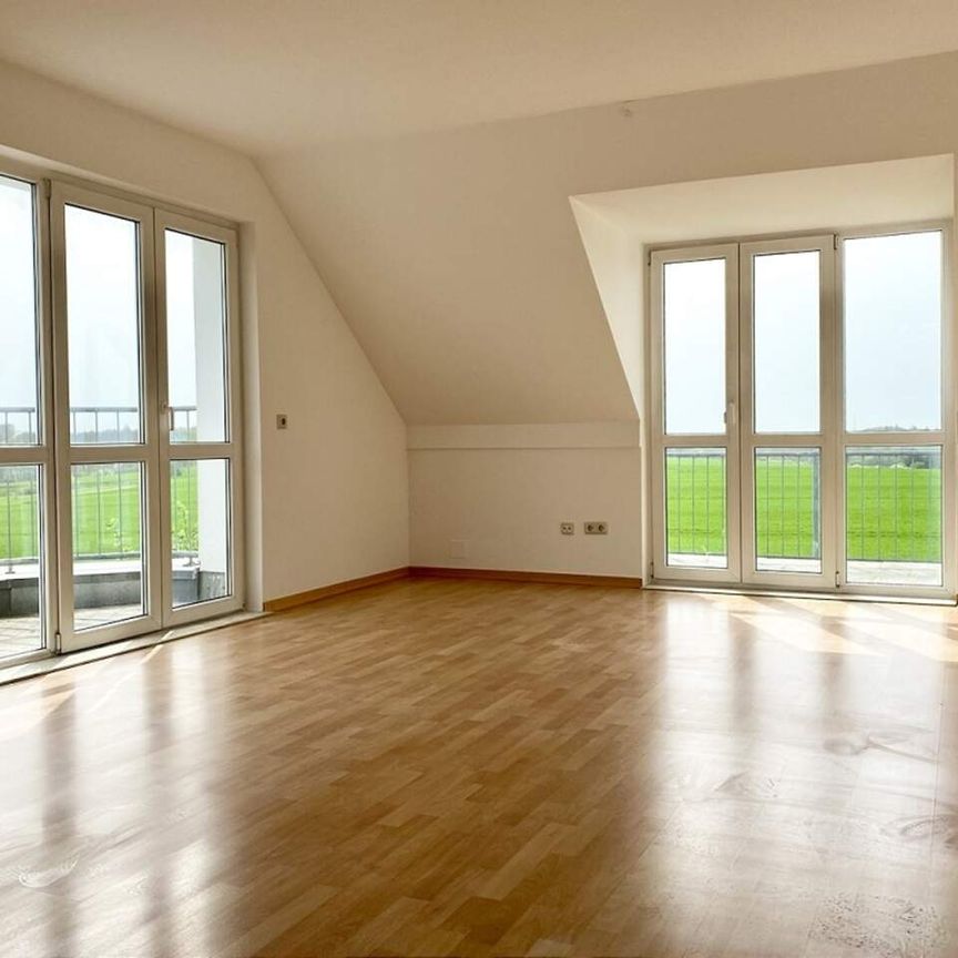 Helle 2-Raum-Maisonettewohnung mit Balkonen und herrlichem Fernblick in Frankenberg - Photo 1