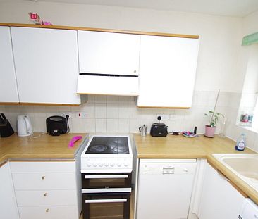 2 bedroom | Terraced house - Photo 1