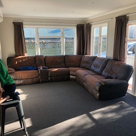 Private sunny 3 bedroom home - Photo 4