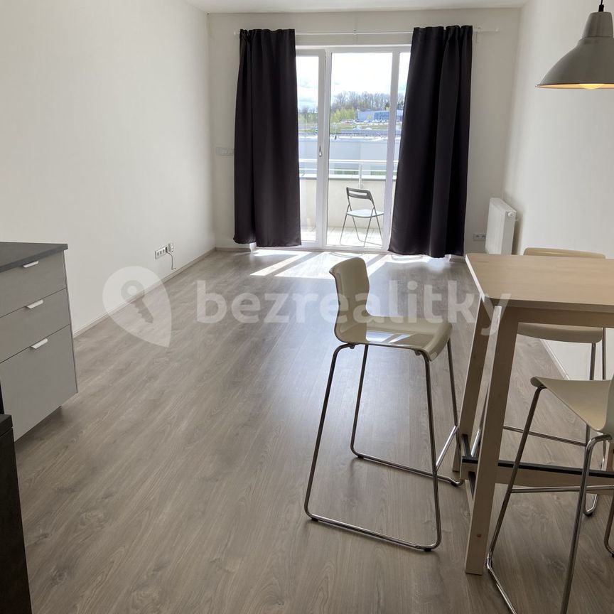 Pronájem bytu 1+kk • 43 m² bez realitkyPremonstrátů, Chýně - Chýně, Středočeský kraj - Photo 1