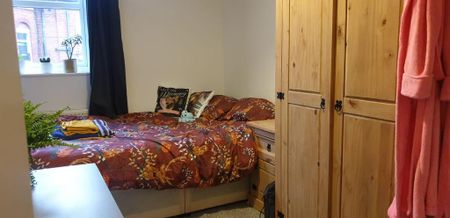 2 bedroom terraced house to rent - Photo 4