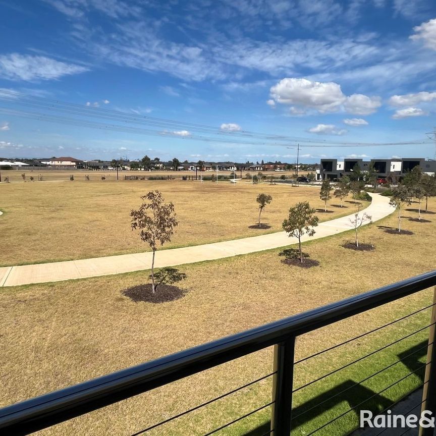 21 Sotterra Walk, Fraser Rise, VIC 3336 - Photo 1