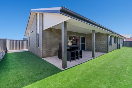 100 Sculthorpe Avenue, Whitlam ACT 2611 - House For Rent | Domain - Photo 3
