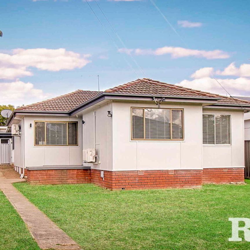 WELL PRESENTED HOME! - Photo 1